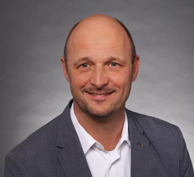 Portraitaufnahme von Mathias Bronner.